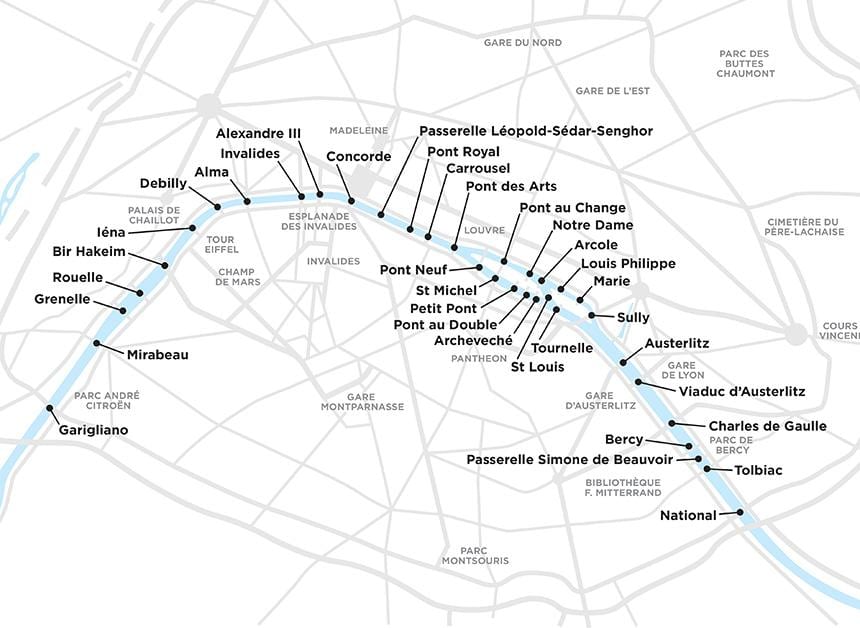 地図のパリの橋