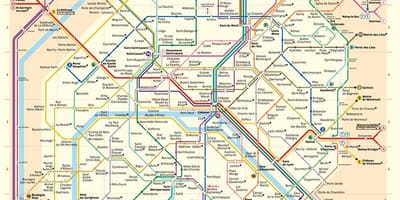 地図のパリのメトロ駅